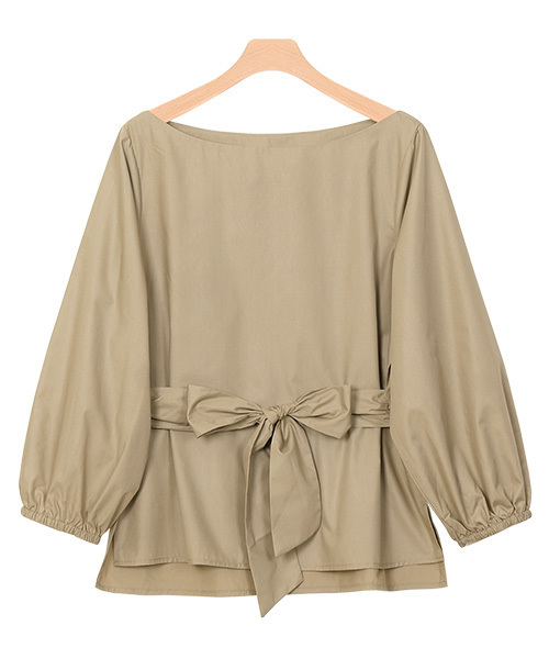 Pierrot(ピエロ)の「ウエストリボン付き ボリューム袖ブラウス(シャツ/ブラウス・レディース・オフホワイト/ベージュ/カーキ/ネイビー・L/M)」の2枚目の写真