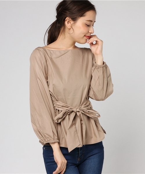 Pierrot(ピエロ)の「ウエストリボン付き ボリューム袖ブラウス(シャツ/ブラウス・レディース・オフホワイト/ベージュ/カーキ/ネイビー・L/M)」の14枚目の写真