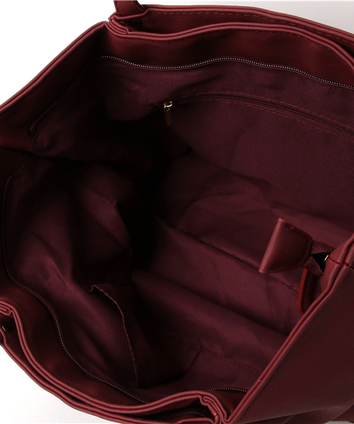 KOBE LETTUCE（コウベレタス）の「A4サイズ対応大容量肩掛けファスナートートバッグ（トートバッグ・レディース・ボルドー/グリーン/ネイビー/レッド/キャメル/ブラック/ベージュ/サックスブルー/アイボリー/ラベンダー/ピンク/グレー/イエロー・FREE）」の22枚目の写真