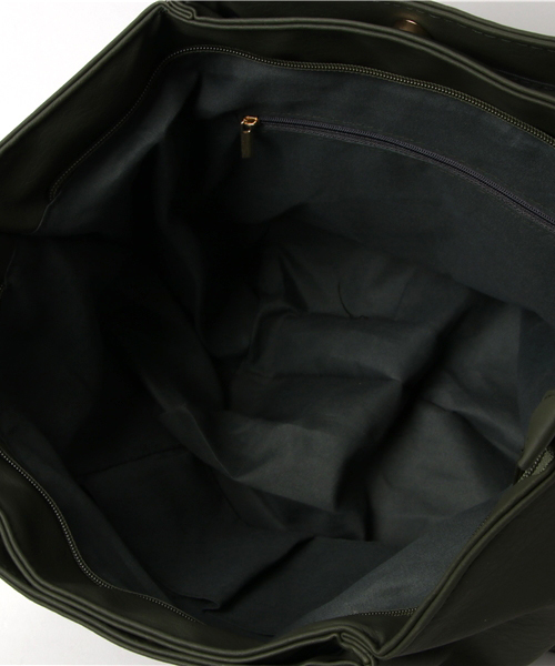 KOBE LETTUCE（コウベレタス）の「A4サイズ対応大容量肩掛けファスナートートバッグ（トートバッグ・レディース・ボルドー/グリーン/ネイビー/レッド/キャメル/ブラック/ベージュ/サックスブルー/アイボリー/ラベンダー/ピンク/グレー/イエロー・FREE）」の21枚目の写真