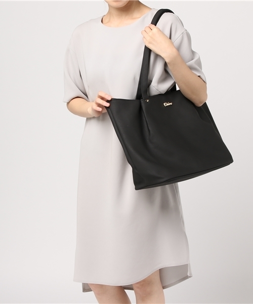 KOBE LETTUCE（コウベレタス）の「A4サイズ対応大容量肩掛けファスナートートバッグ（トートバッグ・レディース・ボルドー/グリーン/ネイビー/レッド/キャメル/ブラック/ベージュ/サックスブルー/アイボリー/ラベンダー/ピンク/グレー/イエロー・FREE）」の18枚目の写真