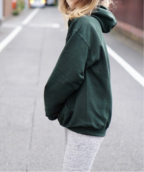 C.E.L.STORE(セルストア)の「【ZOZOTOWN限定】GILDAN/ギルダン 8OZ PULL HOODY(パーカー)」|ダークグリーン