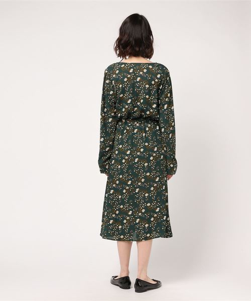 IEDIT（イディット）の「ＩＥＤＩＴ　はおりにもなる花柄カシュクールワンピース（ワンピース・レディース・グリーン/ブラウン/ブラック・LARGE/MEDIUM/SMALL/X-LARGE/XX-LARGE）」の8枚目の写真