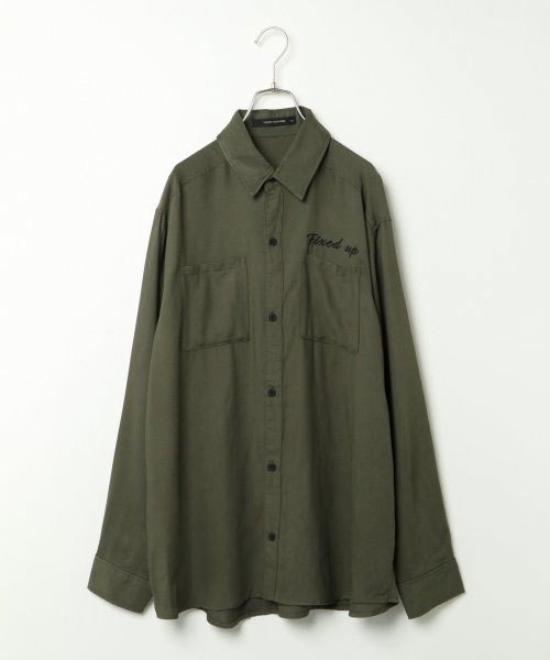 VENCEEXCHANGE（ヴァンスエクスチェンジ）の「レーヨン刺しゅうシャツ（シャツ/ブラウス・メンズ・ブラック/ダークグリーン・M/L）」の2枚目の写真