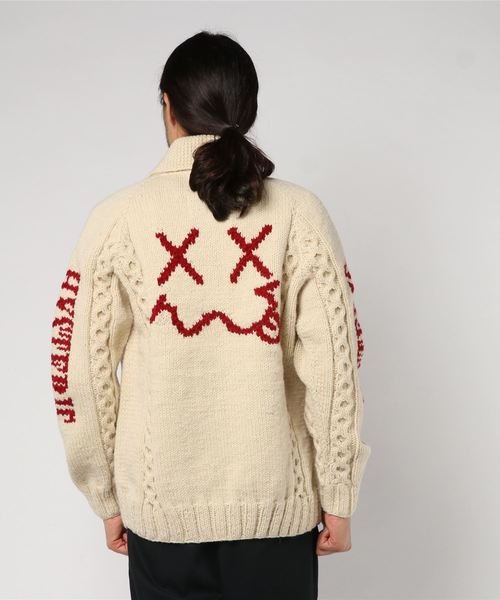 HYSTERIC GLAMOUR（ヒステリックグラマー）の「CANADIAN SWEATER×HYSTERIC/HYSTERIC FACE編込 カウチン（カーディガン/ボレロ・メンズ・レッド/ホワイト/ブラック・SMALL/MEDIUM/LARGE）」の4枚目の写真