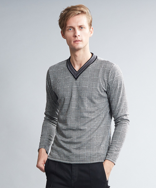 5351 POUR LES HOMMES(ゴーサンゴーイチプールオム)の「ダブルチェックVネックカットソー(Tシャツ/カットソー・メンズ・ホワイト/ブラック・44/46/48/50)」の2枚目の写真