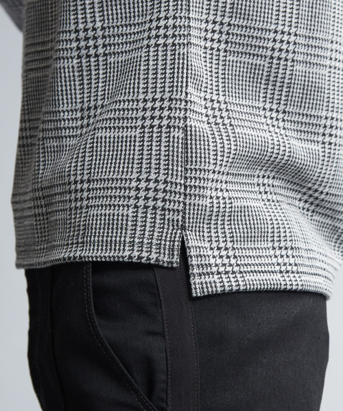 5351 POUR LES HOMMES(ゴーサンゴーイチプールオム)の「ダブルチェックVネックカットソー(Tシャツ/カットソー・メンズ・ホワイト/ブラック・44/46/48/50)」の6枚目の写真