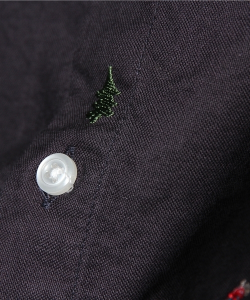 BEAMS（ビームス）の「◎□BEAMS / オックス総柄刺繍BDシャツ（シャツ/ブラウス・メンズ・ホワイト/サックスブルー/ネイビー・SMALL/MEDIUM/LARGE）」の9枚目の写真