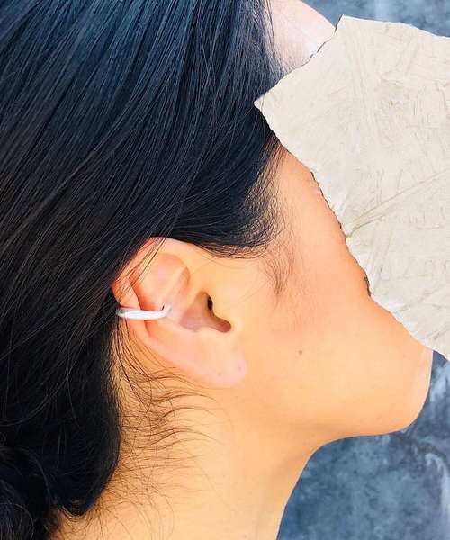 PARKS TOKYO SELECT（パークストウキョウセレクト）の「ﾐﾆｲﾔｰｶﾌ（イヤーカフ・レディース・D/B/A/C/E/F/J/I/H/G/S/T/U/V/W/X/M/N/O/P/Q/R/K/L・FREE）」の3枚目の写真