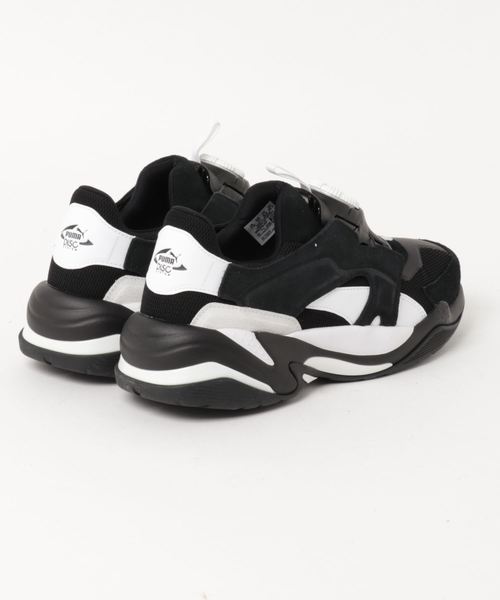 PUMA（プーマ）の「THUNDER DISC 369355-02（スニーカー・メンズ・ブラック・26.5cm/27cm/27.5cm/28cm/29cm）」の2枚目の写真