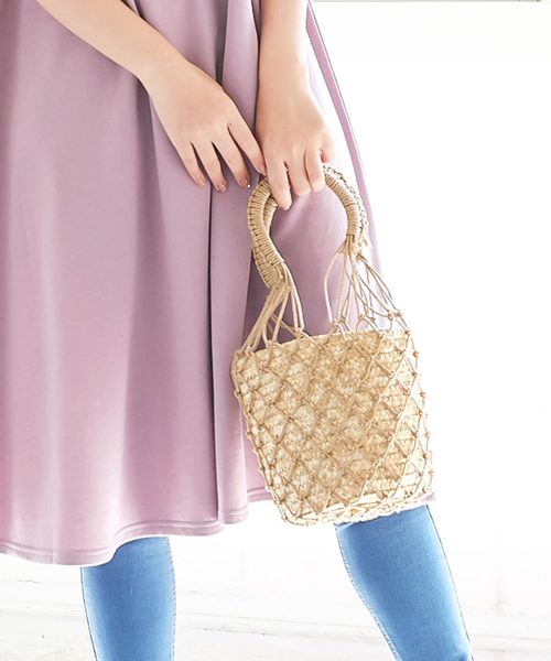 KOBE LETTUCE（コウベレタス）の「フィッシュネットバケツ型カゴバッグ（かごバッグ・レディース・ベージュ系その他/ブラック/オフホワイト・FREE）」の2枚目の写真