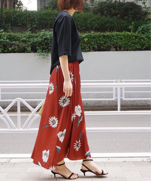 IENA（イエナ）の「UNIVERSAL OVERALL 別注Tシャツ◆（Tシャツ/カットソー・レディース・ブラック/ブラウン/グレー/ホワイト・FREE）」の18枚目の写真
