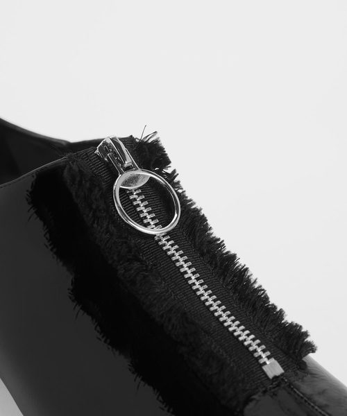 CHARLES & KEITH(チャールズ & キース)の「ジップフロント ポインテッドトゥローファー / Zip Front Pointed Toe Loafers(スリッポン・レディース・ブラック/ベージュ/ダークグレー・22.5cm/23cm/23.5cm/24.5cm/25cm/25.5cm)」の6枚目の写真