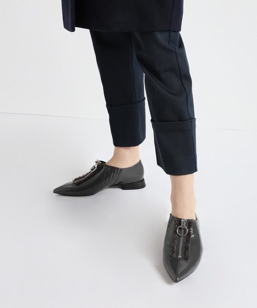 CHARLES & KEITH(チャールズ & キース)の「ジップフロント ポインテッドトゥローファー / Zip Front Pointed Toe Loafers(スリッポン・レディース・ブラック/ベージュ/ダークグレー・22.5cm/23cm/23.5cm/24.5cm/25cm/25.5cm)」の10枚目の写真