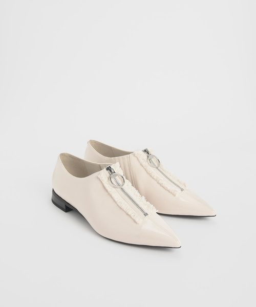 CHARLES & KEITH(チャールズ & キース)の「ジップフロント ポインテッドトゥローファー / Zip Front Pointed Toe Loafers(スリッポン・レディース・ブラック/ベージュ/ダークグレー・22.5cm/23cm/23.5cm/24.5cm/25cm/25.5cm)」の14枚目の写真