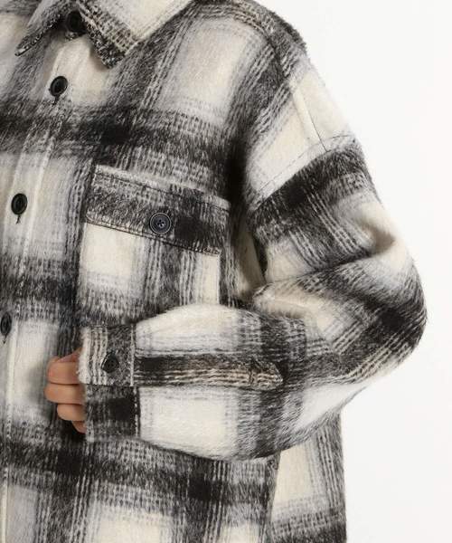 niko and...（ニコアンド）の「シャギーチェックCPO（ミリタリージャケット・レディース・ベージュ/ブラウン/オフホワイト・SMALL/MEDIUM）」の12枚目の写真