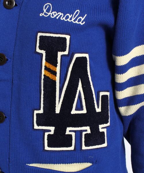 BEAMS BOY（ビームスボーイ）の「CHESWICK / レタードカーディガン（カーディガン/ボレロ・レディース・ブラック/ロイヤルブルー・ONE SIZE）」の8枚目の写真