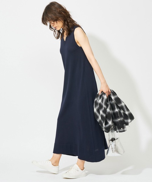 Whim Gazette（ウィムガゼット）の「Vネックノースリーブニット