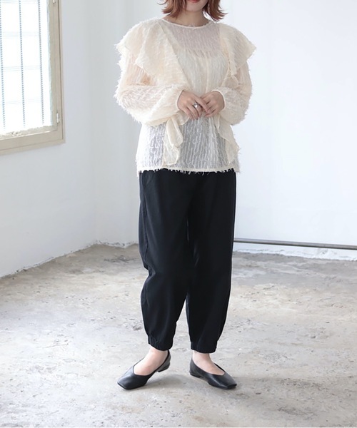 sakishimatokyo(サキシマトーキョー)の「【ZOZO限定】サキシマamp「クロップドユッタリゴムパンツ」(その他パンツ・レディース・ブラック/ベージュ/ネイビー・FREE)」の6枚目の写真
