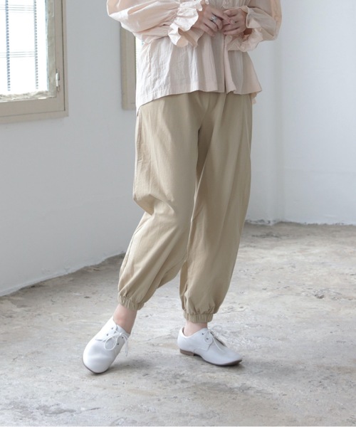 sakishimatokyo(サキシマトーキョー)の「【ZOZO限定】サキシマamp「クロップドユッタリゴムパンツ」(その他パンツ・レディース・ブラック/ベージュ/ネイビー・FREE)」の7枚目の写真