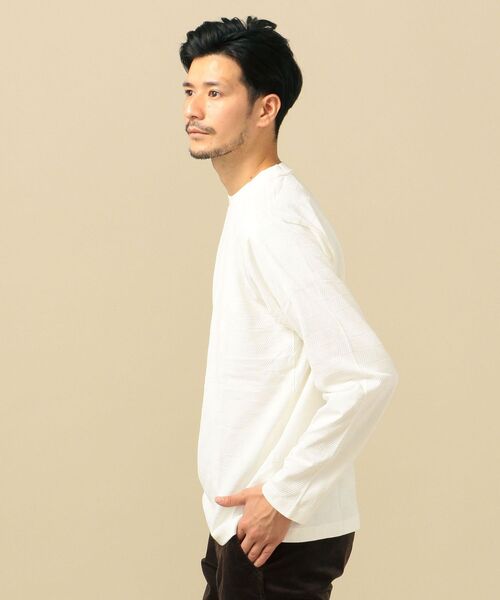 SHIPS(シップス)の「SC: ジャガード チェッカーパターン ロングスリーブ Tシャツ (ロンT)(Tシャツ/カットソー・メンズ・ホワイト/ダークグレー/ブルー・SMALL/LARGE/MEDIUM/X-LARGE)」の7枚目の写真