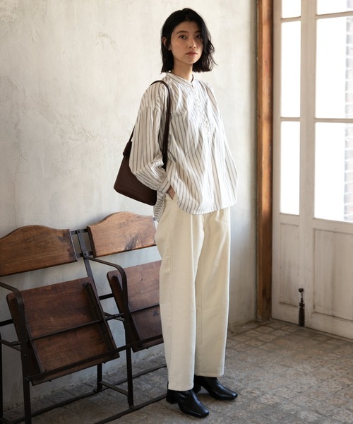 LAKOLE（ラコレ）の「アソートノーカラーボタンブラウス / LAKOLE（シャツ/ブラウス・レディース・オフホワイト/スモーク/ブラウン系その他・SMALL/MEDIUM）」の17枚目の写真