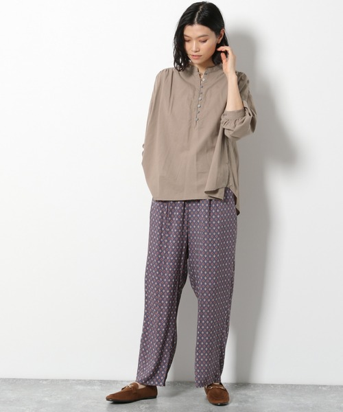 LAKOLE（ラコレ）の「アソートノーカラーボタンブラウス / LAKOLE（シャツ/ブラウス・レディース・オフホワイト/スモーク/ブラウン系その他・SMALL/MEDIUM）」の12枚目の写真