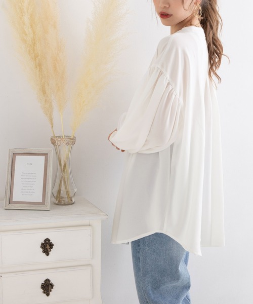 Newlyme（ニューリーミー）の「バンドカラー刺繍ブラウス（シャツ/ブラウス・レディース・ブラック/グレー/オフホワイト/アイボリー・FREE）」の6枚目の写真