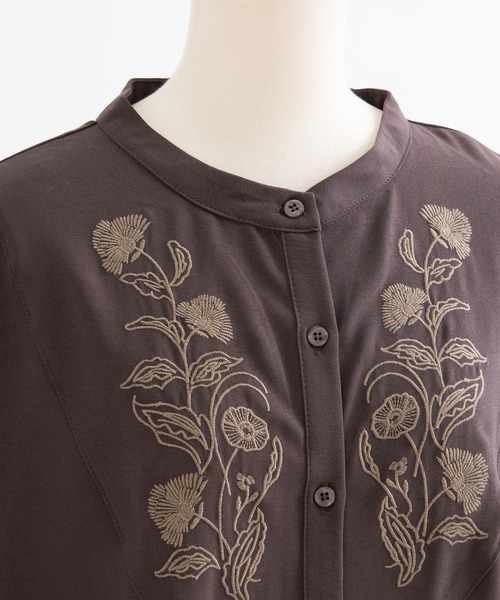 Newlyme（ニューリーミー）の「バンドカラー刺繍ブラウス（シャツ/ブラウス・レディース・ブラック/グレー/オフホワイト/アイボリー・FREE）」の13枚目の写真