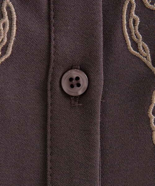 Newlyme（ニューリーミー）の「バンドカラー刺繍ブラウス（シャツ/ブラウス・レディース・ブラック/グレー/オフホワイト/アイボリー・FREE）」の18枚目の写真