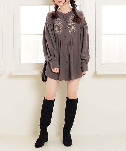 Newlyme（ニューリーミー）の「バンドカラー刺繍ブラウス（シャツ/ブラウス・レディース・ブラック/グレー/オフホワイト/アイボリー・FREE）」の21枚目の写真