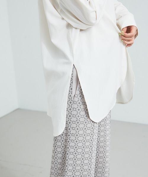 qualite(カリテ)の「【WEB・一部店舗限定】バンドカラーシャツ(シャツ/ブラウス・レディース・ネイビー/グリーン/アイボリー・フリー)」の4枚目の写真