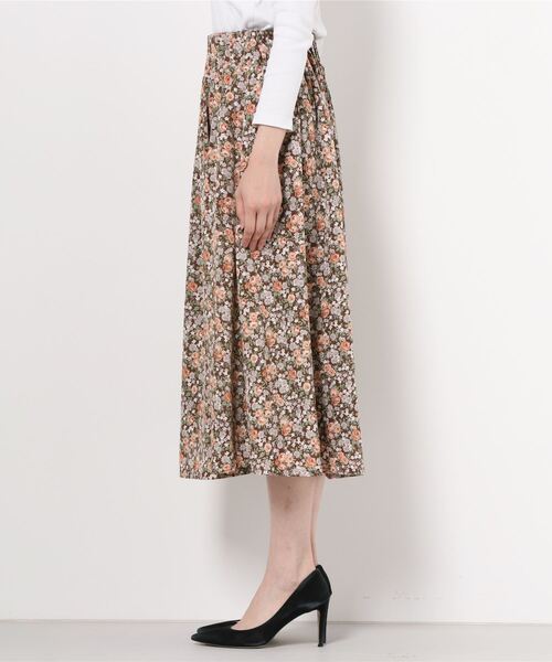 ASTORIA ODIER（アストリアオディール）の「ウエストゴム花柄ロングスカート（スカート・レディース・アイボリー/ブラウン・SMALL/MEDIUM）」の4枚目の写真