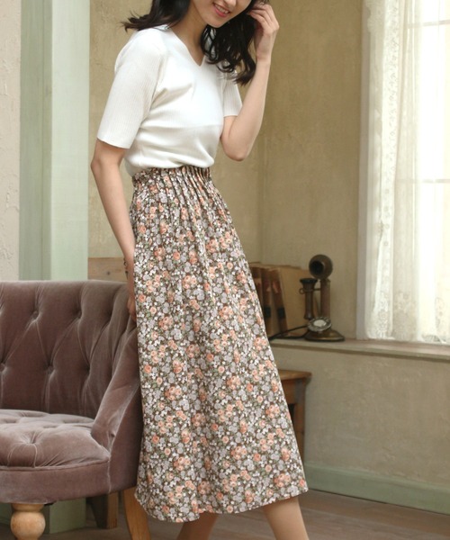 ASTORIA ODIER（アストリアオディール）の「ウエストゴム花柄ロングスカート（スカート・レディース・アイボリー/ブラウン・SMALL/MEDIUM）」の9枚目の写真