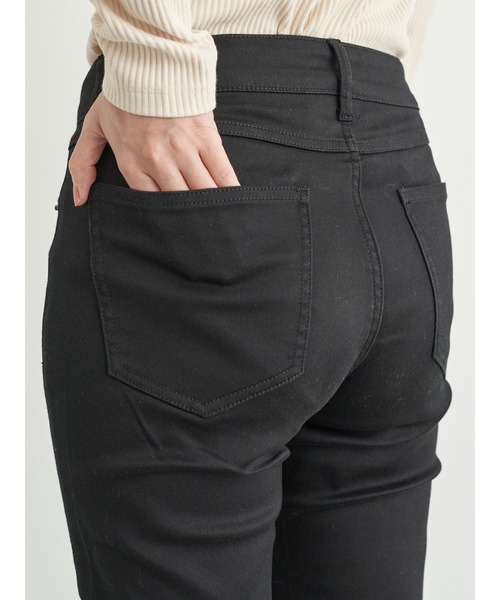 earth music&ecology（アースミュージックアンドエコロジー）の「スキスキスキニーフリンジクロップド（ＢＫ） ＊（その他パンツ・レディース・ブラック・SMALL/MEDIUM/LARGE）」の4枚目の写真