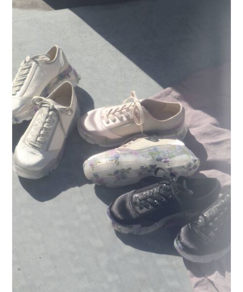 merry jenny（メリージェニー）の「floral sneaker（スニーカー