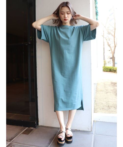 MURUA（ムルーア）の「BIGスリーブカットワンピース（ワンピース・レディース・ホワイト/ブラック/ベージュ/ブルー・FREE）」の6枚目の写真