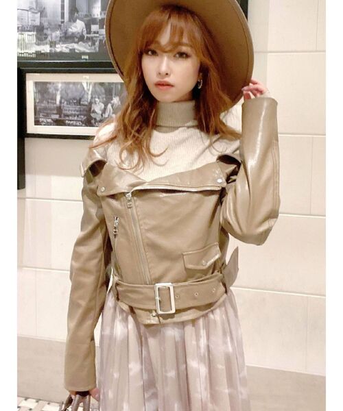 RESEXXY(リゼクシー)の「ベーシックタートルニットトップス(ニット/セーター・レディース・ホワイト/ブラック/ピンク/ブラウン/ベージュ・FREE)」の5枚目の写真