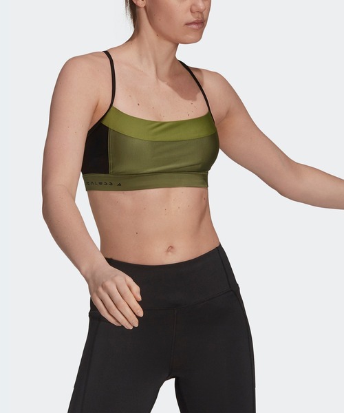 adidas（アディダス）の「カーリー・クロス ビキニトップ