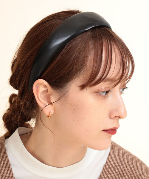 Ray BEAMS（レイビームス）の「Casselini × Ray BEAMS / 別注 グロス カチューシャ（カチューシャ・レディース・ベージュ/ブラック・ONE SIZE）」の2枚目の写真