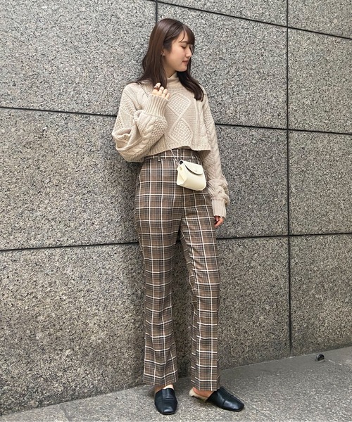 EPIMI E'PIMMY（エピミエピミー）の「シンプルハイネックニットソー（Tシャツ/カットソー・レディース・オフホワイト/ブラック/ベージュ・MEDIUM）」の16枚目の写真