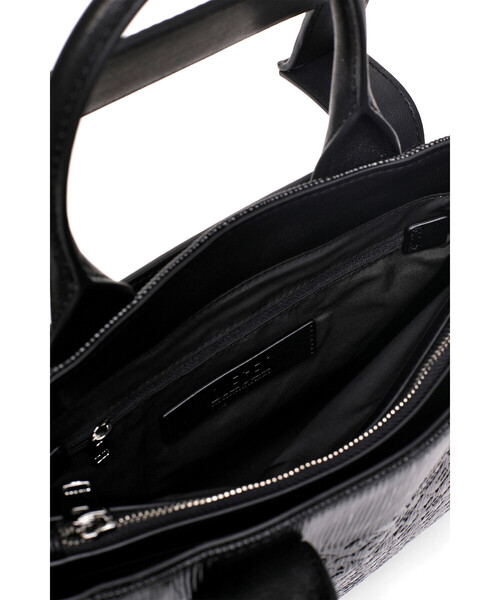 DIESEL(ディーゼル)の「レディース MIXマテリアル モノグラム スモールショルダーバッグ(トートバッグ・レディース・ブラック・UNI)」の17枚目の写真