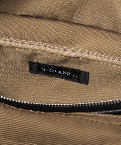 niko and...（ニコアンド）の「ツイルボディバッグ（ボディバッグ/ウエストポーチ・メンズ・ブラック/オリーブ・0）」の16枚目の写真