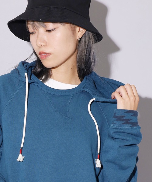 CAL O LINE(キャルオーライン)の「CAL O LINE / キャルオーライン FIN V RAGLAN PARKA パーカー(パーカー・メンズ・ブルー/ダークパープル・S/M)」の19枚目の写真