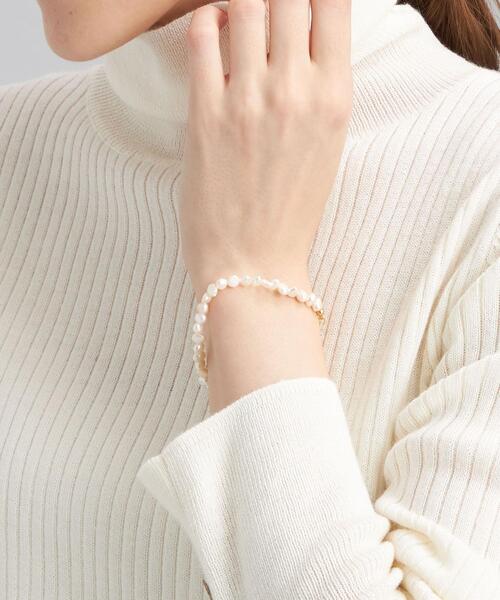 green label relaxing(グリーンレーベルリラクシング)の「淡水パール & チェーン ブレスレット(ブレスレット・レディース・オフホワイト・FREE)」の1枚目の写真