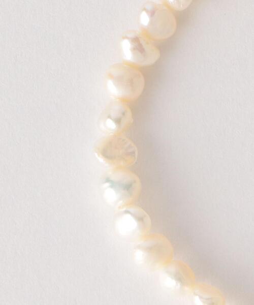 green label relaxing(グリーンレーベルリラクシング)の「淡水パール & チェーン ブレスレット(ブレスレット・レディース・オフホワイト・FREE)」の2枚目の写真