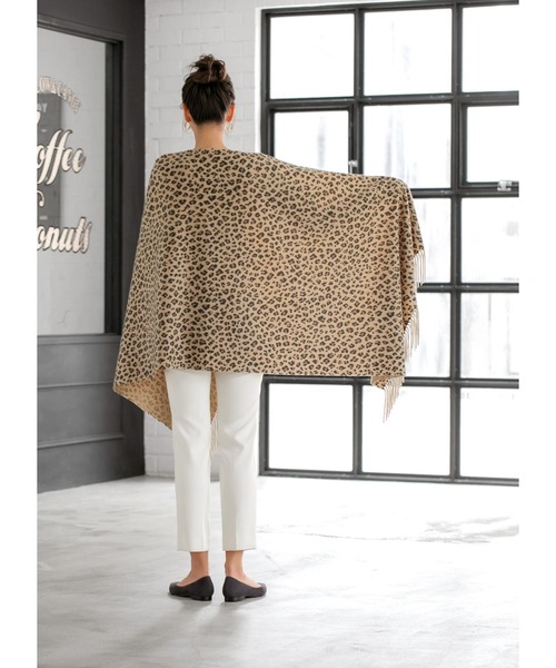 STYLE DELI（スタイルデリ）の「【LUXE】ベーシックレオパード柄カシミヤストール（ストール/ショール・レディース・ベージュ系その他・FREE）」の2枚目の写真