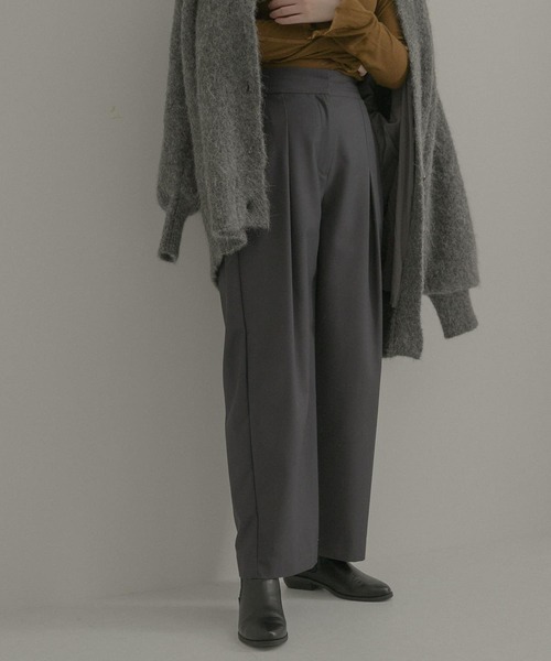 LAATO（ラート）の「WIDE TACK PANTS（その他パンツ・レディース・チャコールグレー/ベージュ/ピンク・FREE）」の2枚目の写真