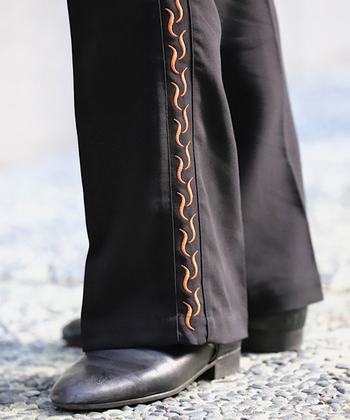 anown(アノン)の「サイド刺繍フレアパンツ【ファッションインフルエンサーしゅーとく×anown限定コラボ】(その他パンツ・メンズ・ブラック/ブラウン・S/M/L)」の19枚目の写真