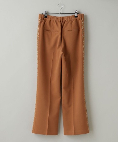 anown(アノン)の「サイド刺繍フレアパンツ【ファッションインフルエンサーしゅーとく×anown限定コラボ】(その他パンツ・メンズ・ブラック/ブラウン・S/M/L)」の9枚目の写真